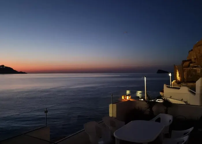 Casa Del Mar - *